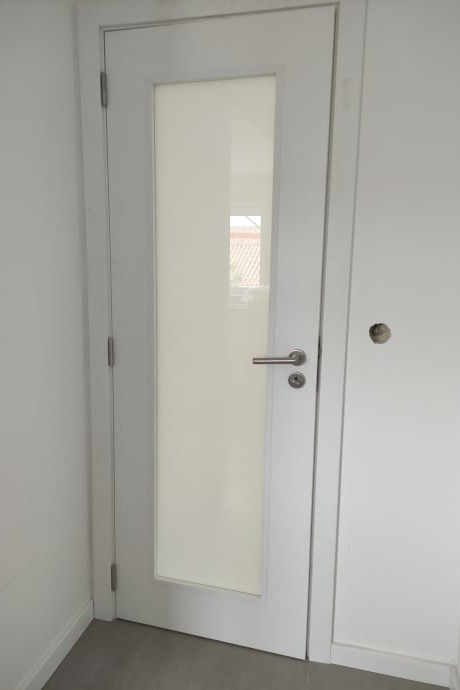 Porta com vidro baço